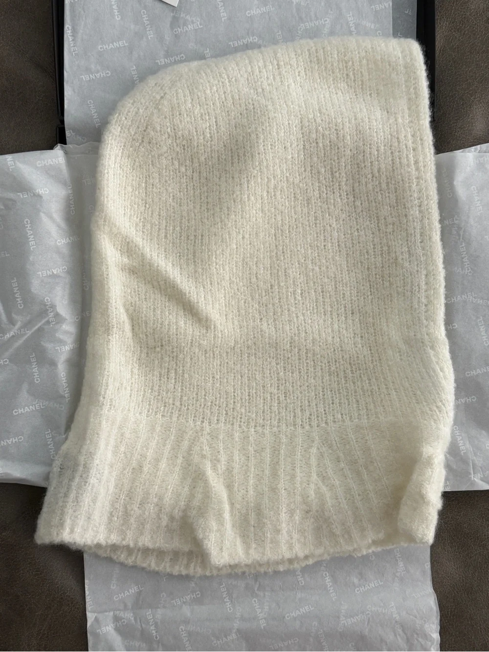 Chanel 25K Cream Cashmere CC Balaclava